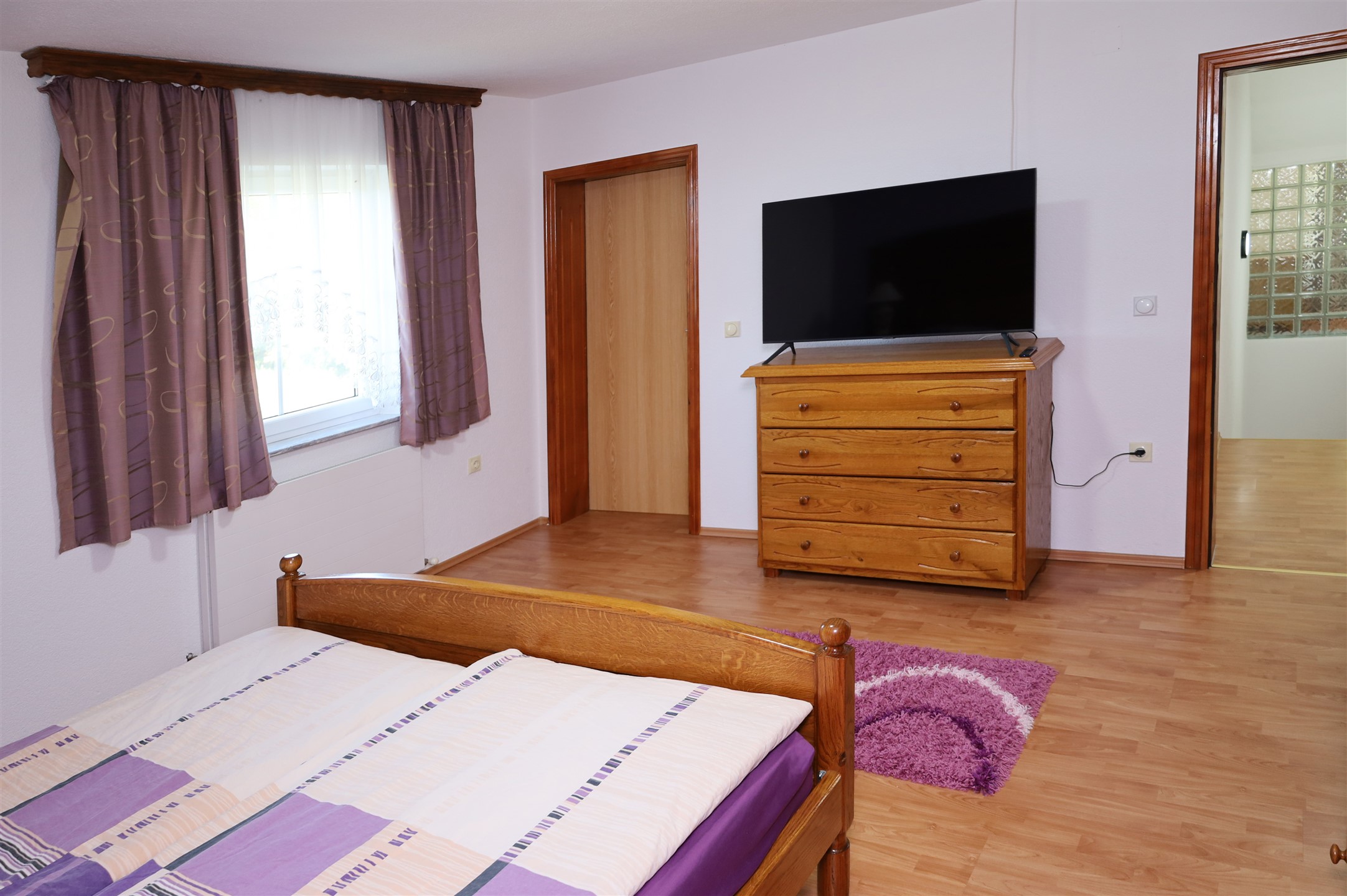 Iz sobe ulaz u kupatilo