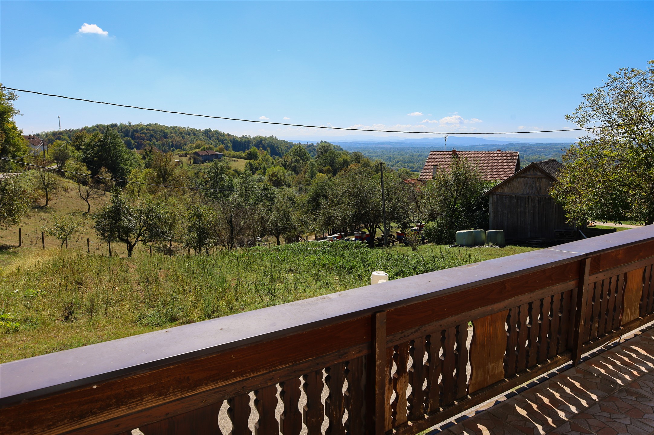 Pogled sa terase na spratu