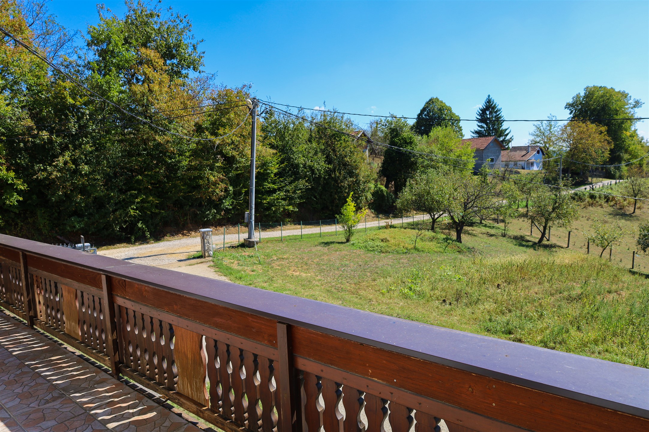 Pogled na drugu stranu sa terase