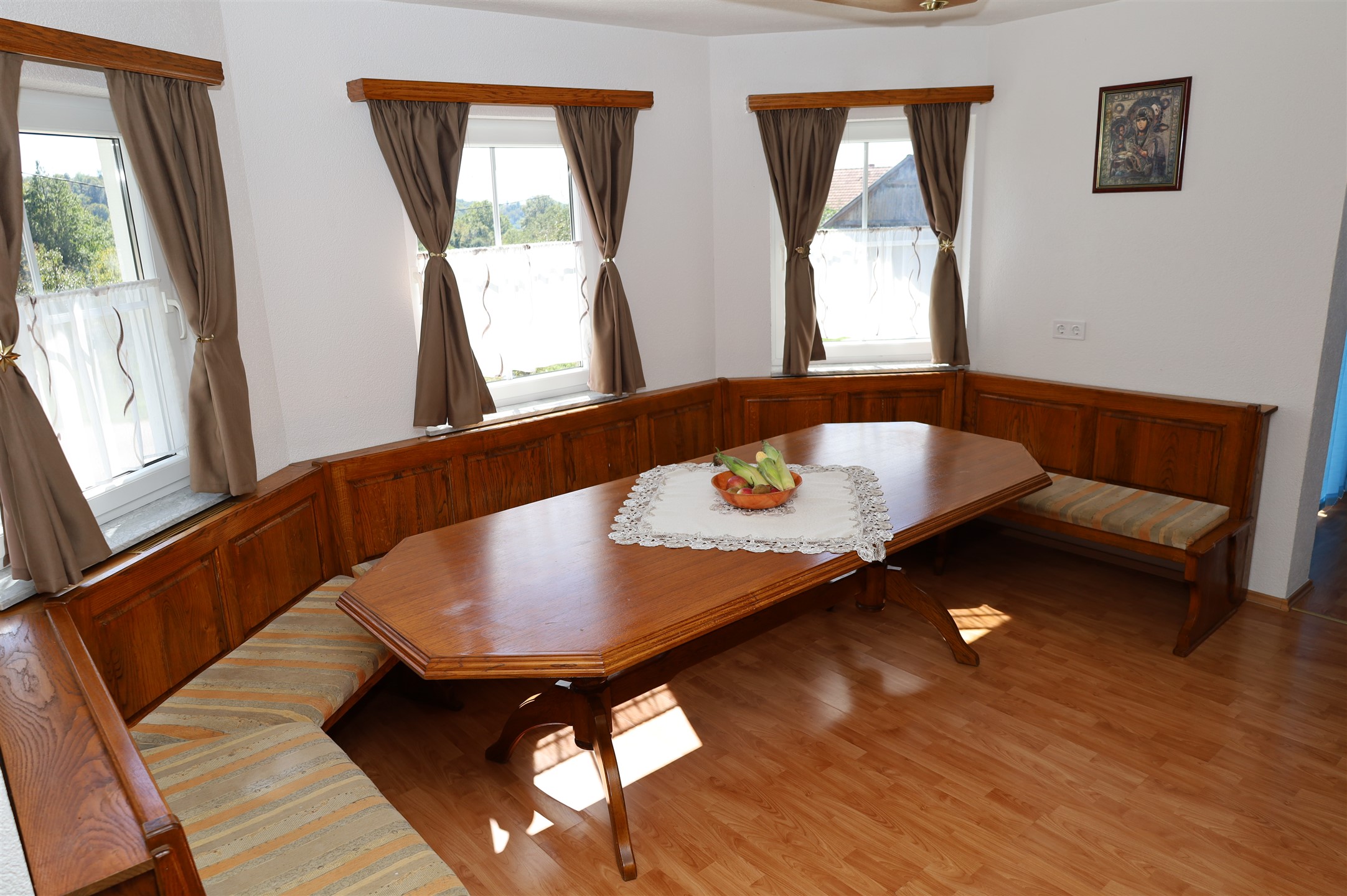 Dok ručate možete uživati u prelijepom danu ili suncu